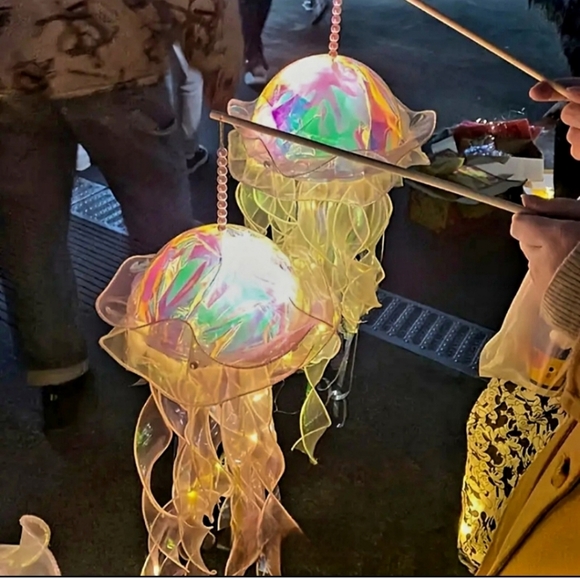 LED Jellyfish Light 2ft. Long! - Picture 7 of 8